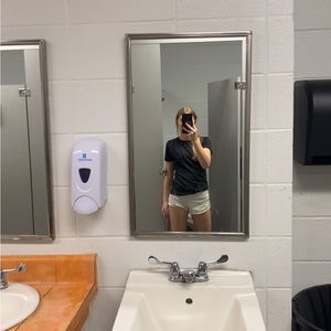 Meet your Posher, Jayci